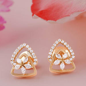 22K Gold Diamond Floral Design Earring