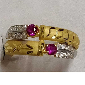 916 Attractive Gold Ladies Ring
