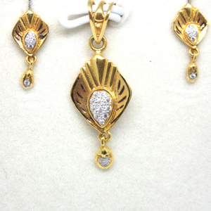 22kt gold hallmark pendant set