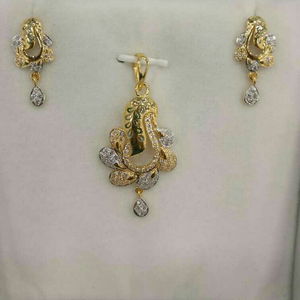 22K / 916 Antique Gold Indian Attractive Pend