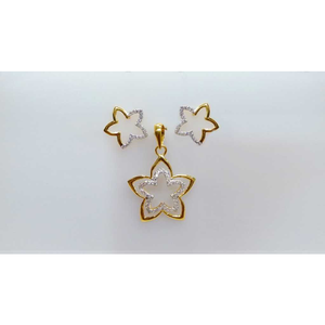 Star Shape Gold Pendant With Earring 