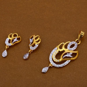 22 carat gold antique ladies pendants set RH-