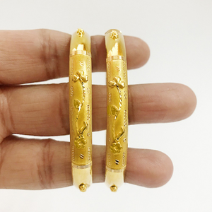 18 Kt Yellow Gold Handmade Slip-On Bracelet B