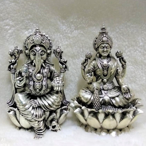 Pure silver lakshmi ganesh idols in high fini