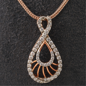 18KT Gold Classic Diamond Pendant Set