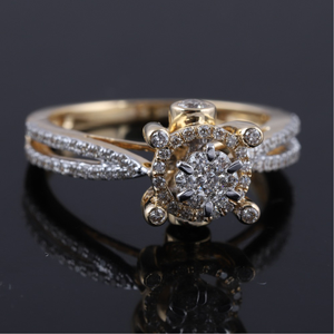 18K Gold Trending Diamond Ring