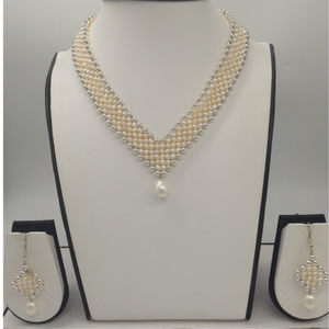 Freshwater white seed&nbsp;pearls "v"&nbsp;