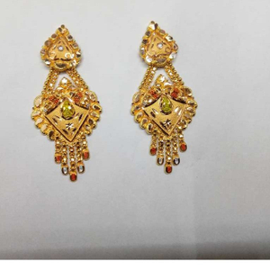 18kt Gold Stylish Earrings