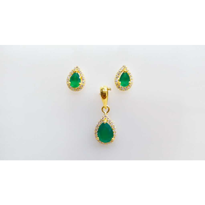Fancy Gold Colored Stone Pendant Set