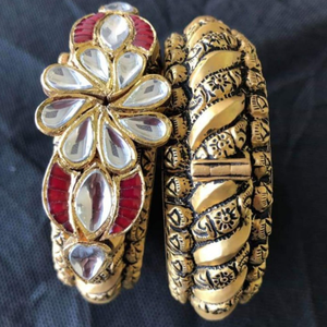 22k gold jadtar with flower design bangle