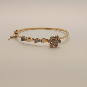 18k gold flower design bracelet