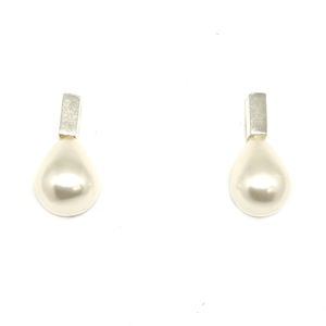 925 Sterling Silver Pear Shaped Pearl Earring