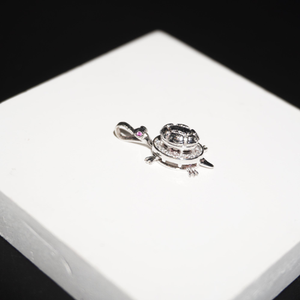 925 Silver Attractive Tortoise Design Pendant