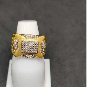 916 Men's fancy gold ring