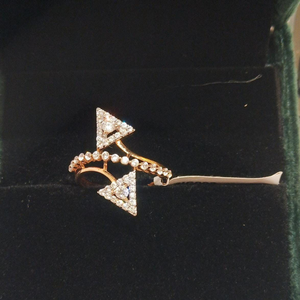 18Kt Gold Triangle Design Ring