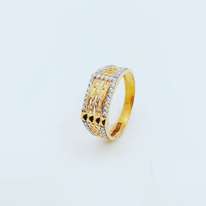 916 Gold CZ Gents Ring