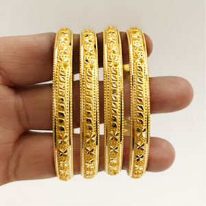18 kt yellow gold handmade slip-on bracelet b
