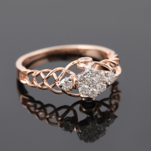 18KT Gold Stunning Diamond Ring