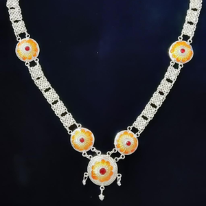 Silver Flower Design Haar