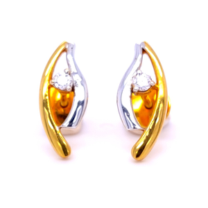 Tuli diamond earring partly rhodium in gold 1
