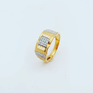916 Gold CZ Attractive Gents Ring