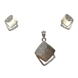 925 Sterling Silver Square Shaped Designer Pe