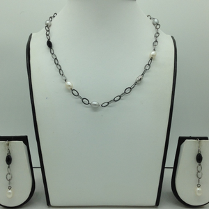 Freshwater white pearls and black semi silve