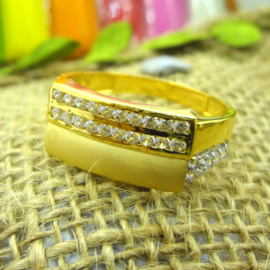 Two cz diamond line 22 kt gents ring