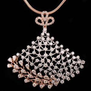 18KT Gold Floral Diamond Pendant Set