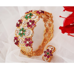 18kt flower bangle with ring set