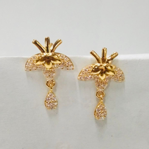 Gold classy Women Earring