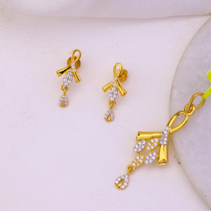 22K Gold Elegant Pendant Set
