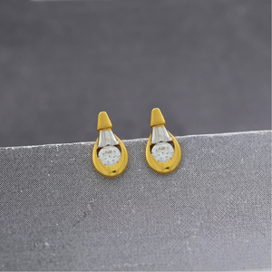 Enchanting gold earring studs