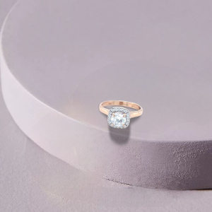 Charming yellow gold droplet finger ring