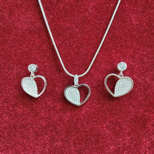 925 Sterling Silver Heart Shape Design Diamon
