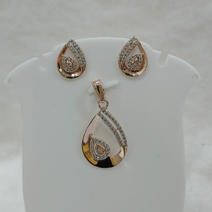 18k gold cz petals shape pendant set