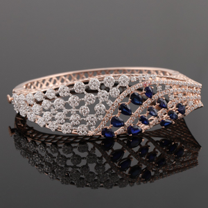 18Kt Gold Designer Diamond Bracelet