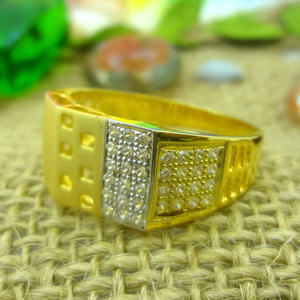 Fancy side square cut design 22 kt gold gents
