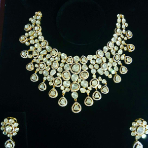 Attractive Round Natural Diamonds Necklace Se