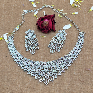 Unique Design Diamond Necklace Set For Weddin