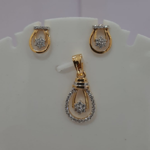 916 gold and diamond exquisite pendent set