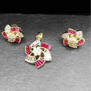 Flower Shape  Fancy Pendant Set
