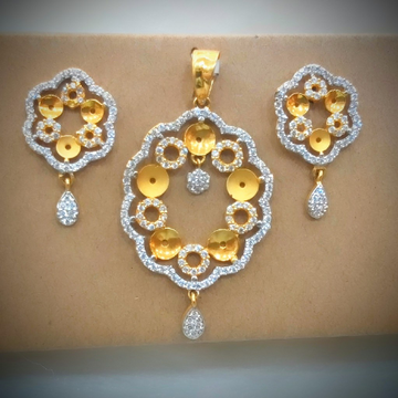 22k gold classic ladies pendant Set by Shree Godavari Gold Palace