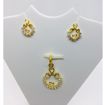 gold pendent tops by 