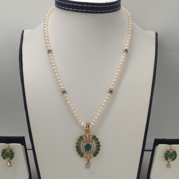 White;green cz pendent set with flat pearls mala jps0097