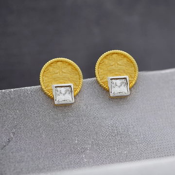 Chic 18kt Yellow Gold Stud Earrings