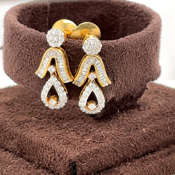 Sparkling diamond earring