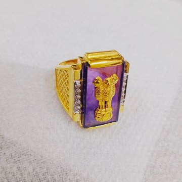 Gold ashok stambh ring by Simandhar Ornament