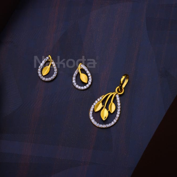 916 Gold Hallmark Stylish Ladies Fancy Pendant Set...
