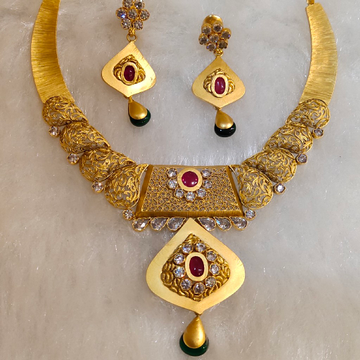 Antique necklaces set by 